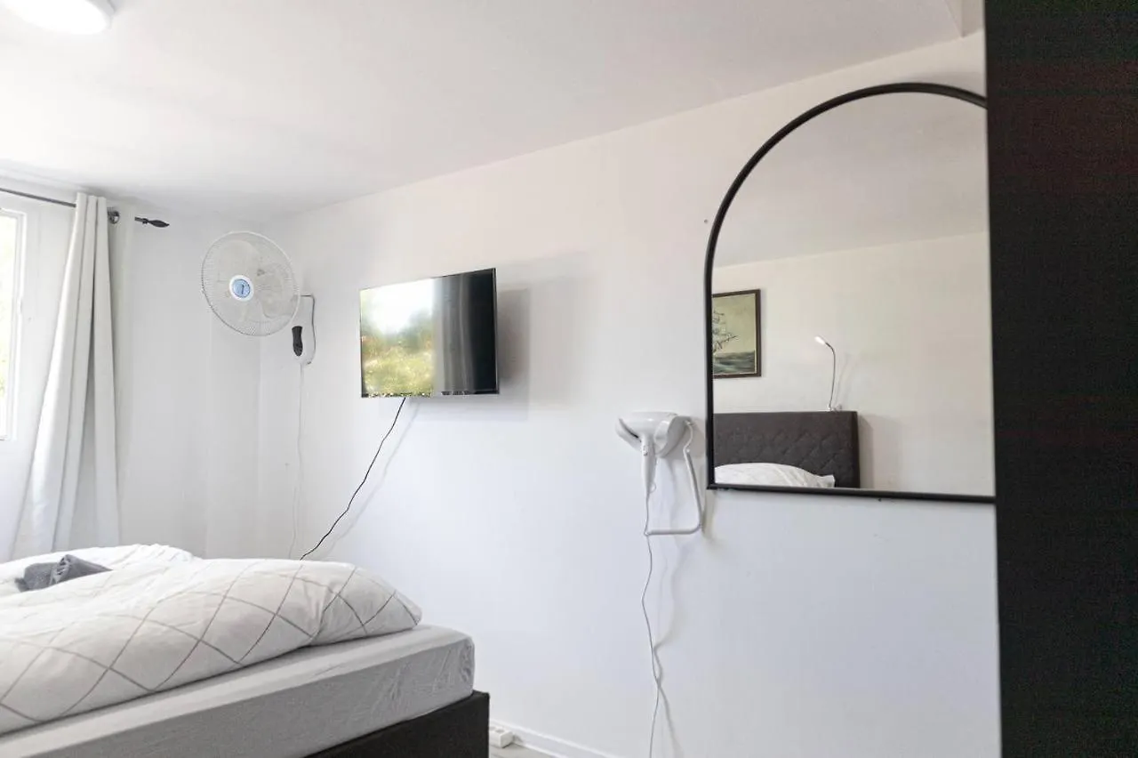 Triple Room In An Elegant House Gd ウィーン ホームステイ
