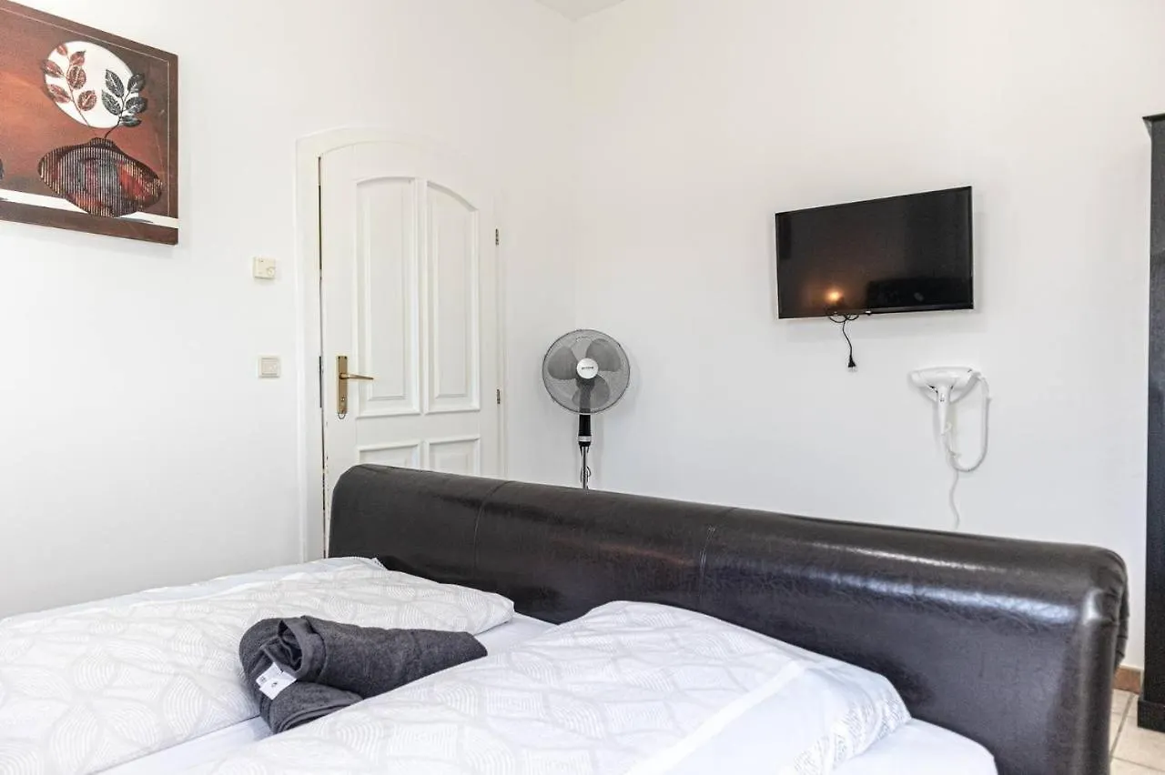 Triple Room In An Elegant House Gd Viena 0*,  Austria