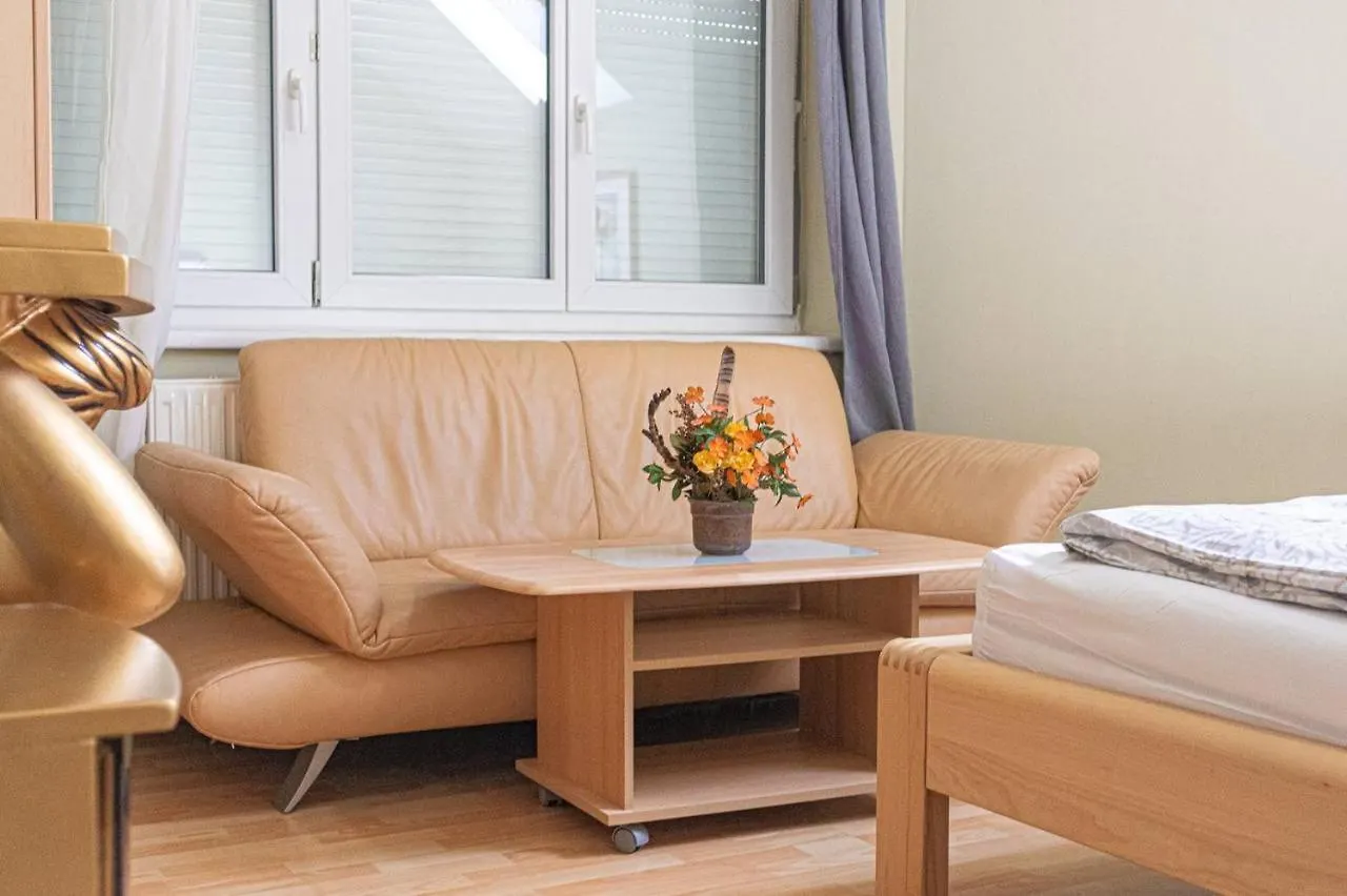 Gazde/Camere de închiriat Triple Room In An Elegant House Gd Viena Austria